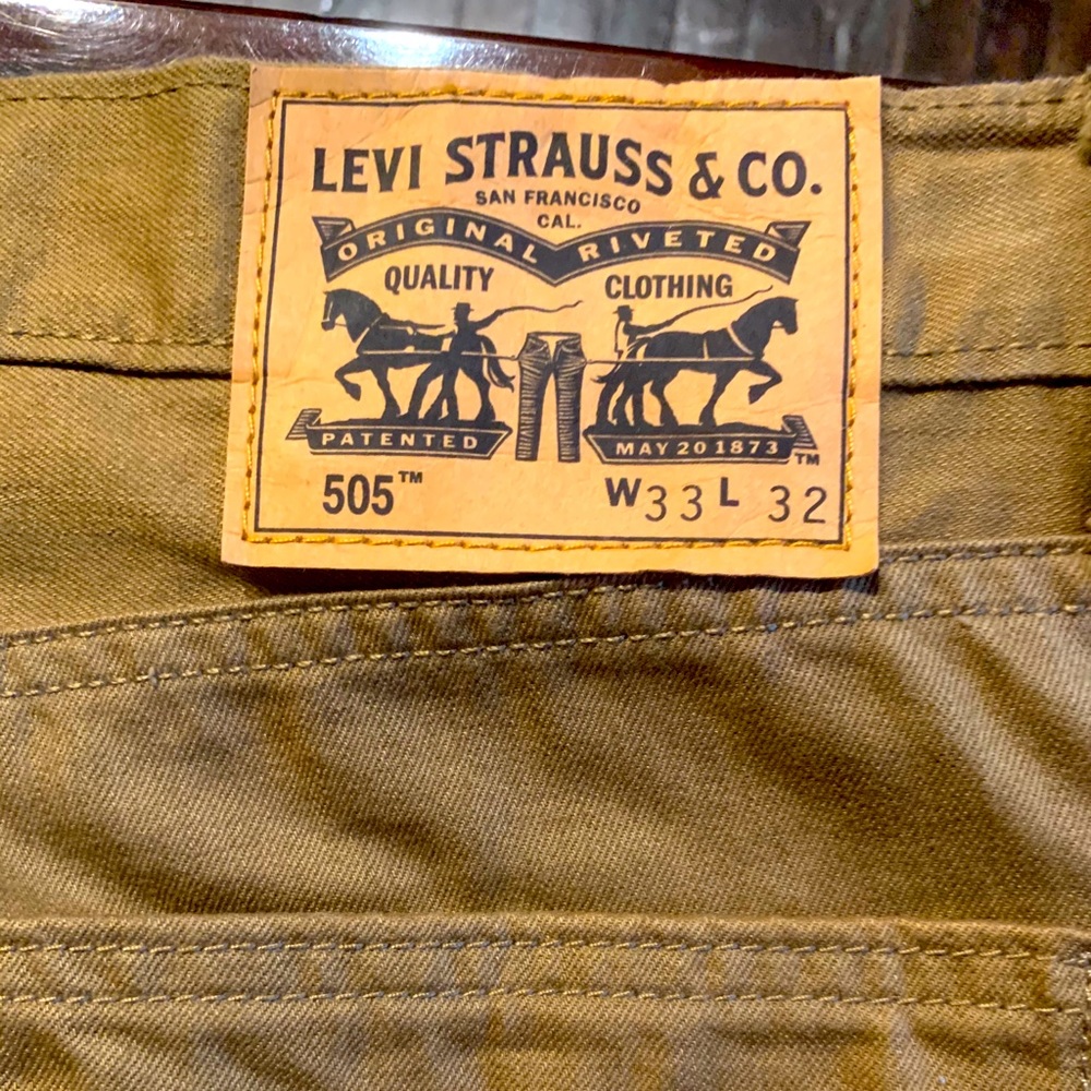 Levi’s 505 khaki